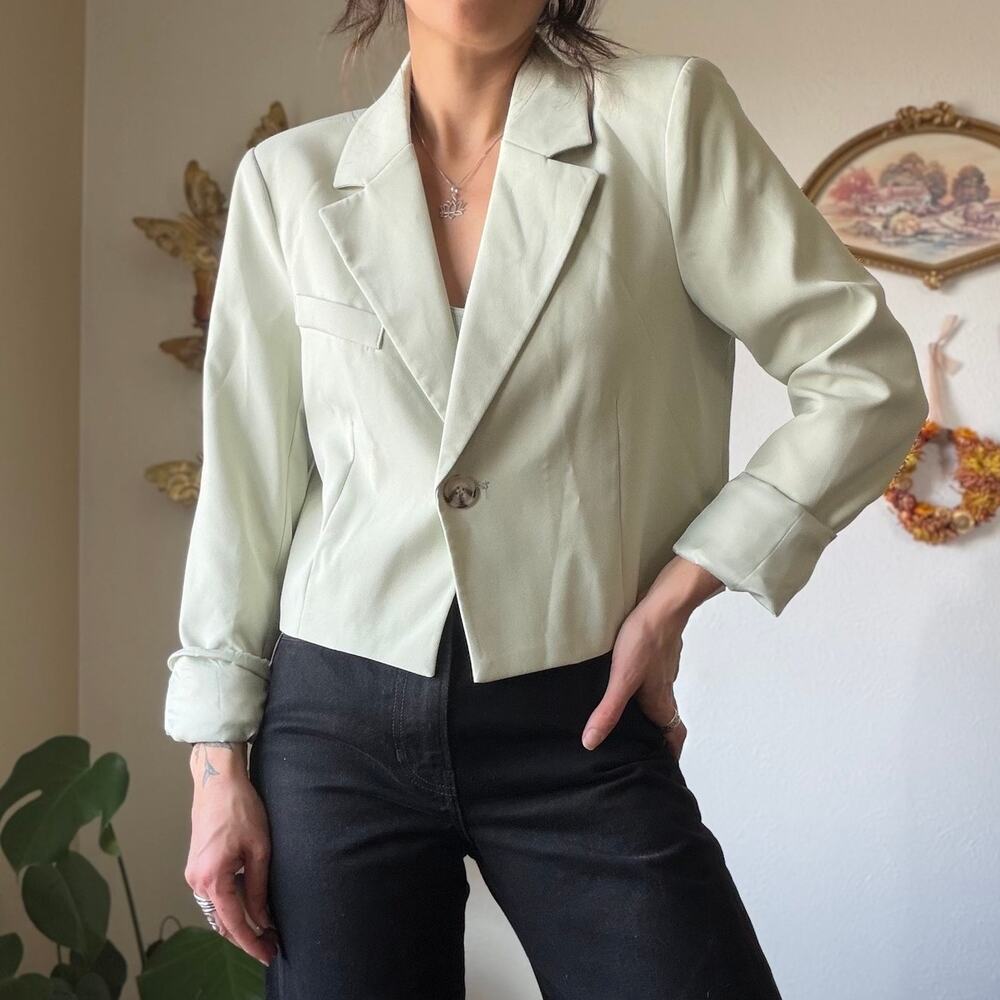 Avec Les Filles Cropped Blazer